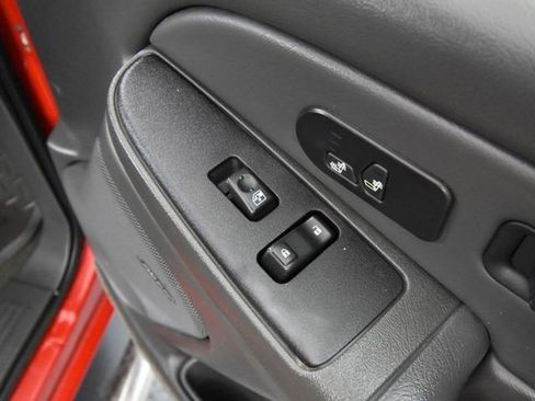 Used 2005 GMC Sierra 2500 SLT w/ Heavy-Duty Power Package image 41