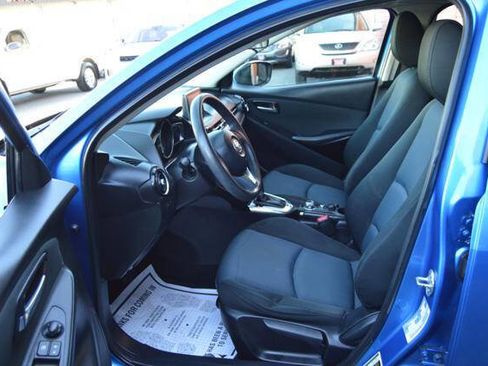 Used 2017 Toyota Yaris iA image 40