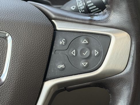 Used 2017 GMC Acadia Denali w/ Technology Package FWD image 15