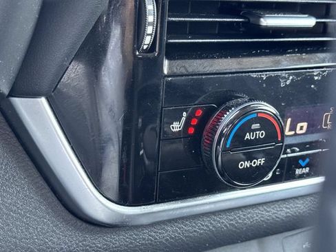 Used 2023 Nissan Rogue SL w/ SL Premium Package FWD image 35