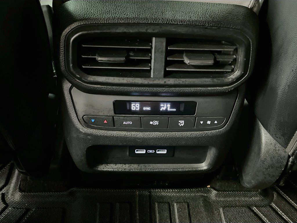Used 2023 Honda Pilot Touring image 27