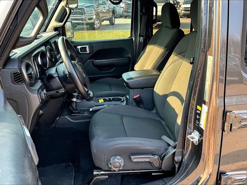 Used 2022 Jeep Wrangler Unlimited Sport image 20