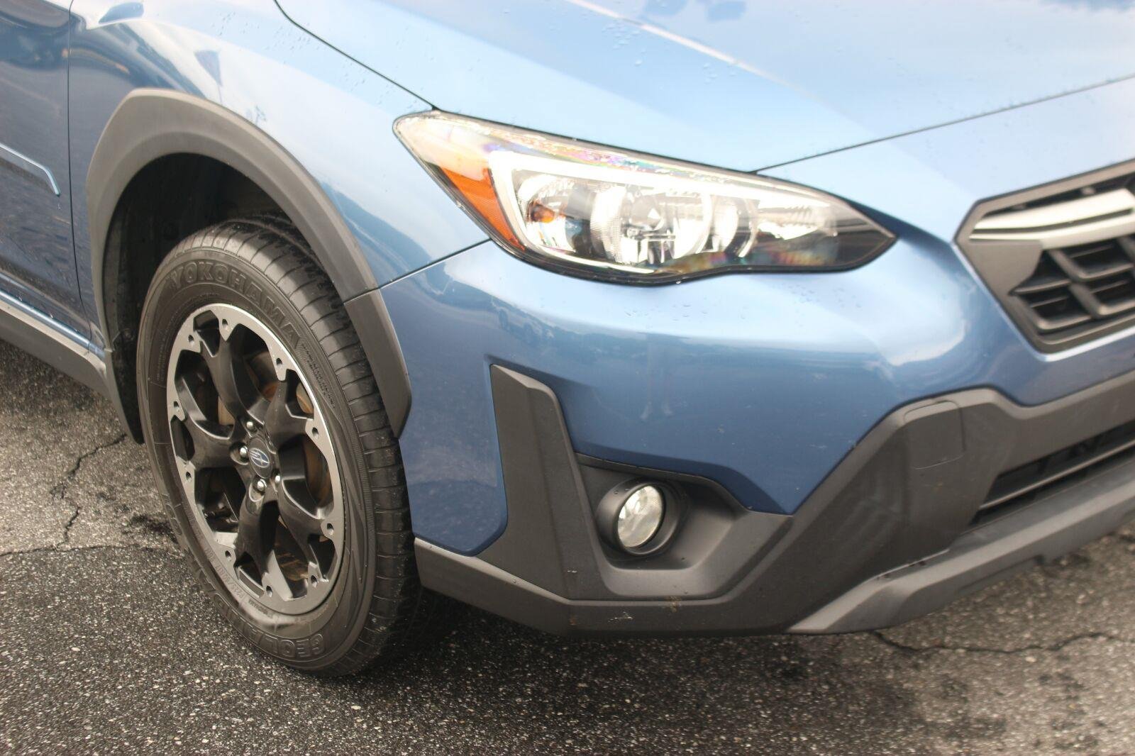 Used 2021 Subaru Crosstrek 2.0i Premium w/ Moonroof Package AWD/4WD image 9