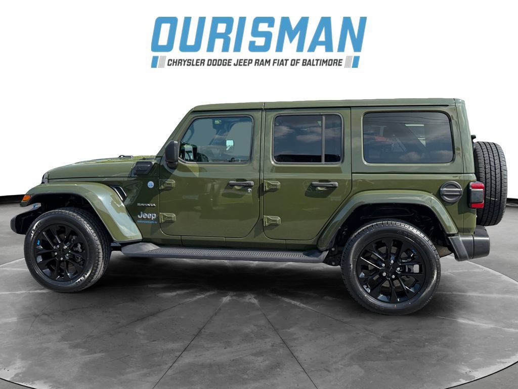 Used 2023 Jeep Wrangler Unlimited Sahara w/ Cold Weather Group AWD/4WD image 3