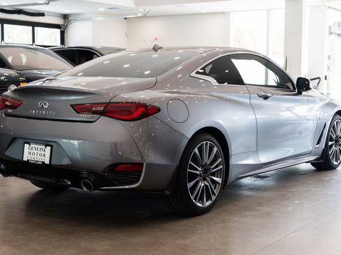 Used 2017 INFINITI Q60 Red Sport 400 image 4