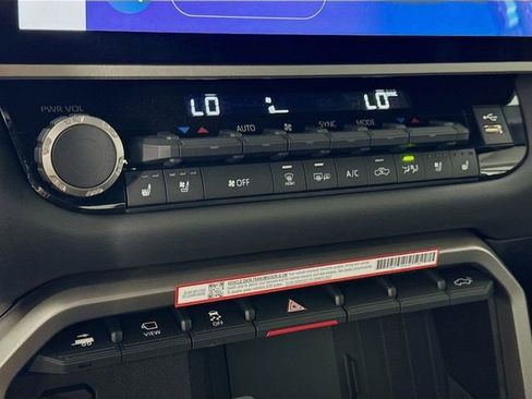 New 2026 Toyota Tundra Platinum AWD/4WD image 15