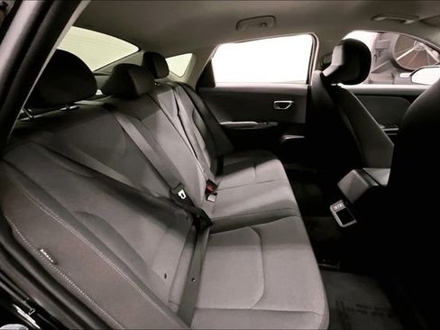 Used 2025 Kia K4 LXS image 25