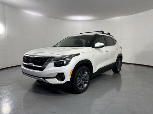 Used 2021 Kia Seltos S FWD image 2