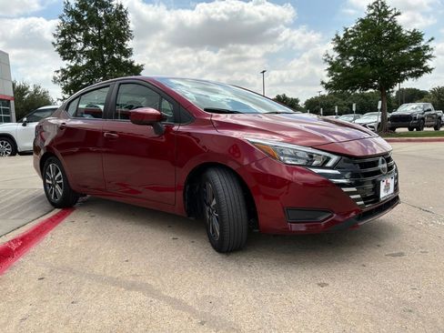 Used 2025 Nissan Versa SV FWD image 4
