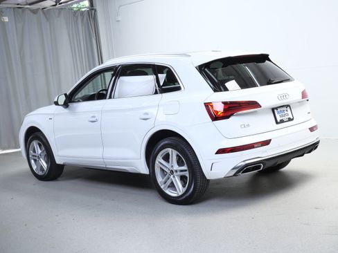 Used 2023 Audi Q5 e Premium w/ Convenience Package AWD/4WD image 11
