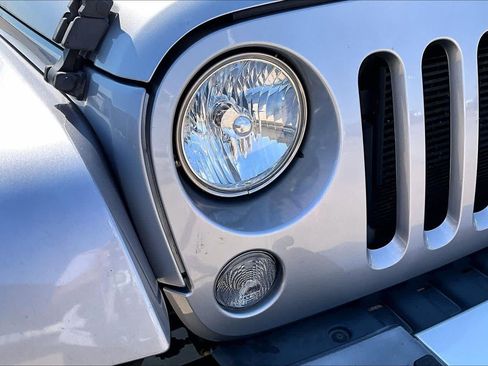 Used 2015 Jeep Wrangler Unlimited Sahara AWD/4WD image 24