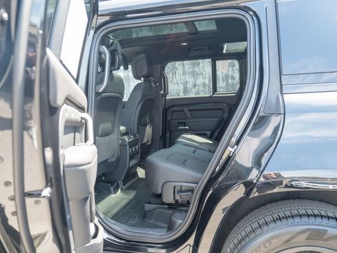 New 2026 Land Rover Defender 110 X-Dynamic SE AWD/4WD image 20