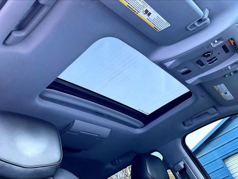 Used 2020 Cadillac Escalade Luxury image 12