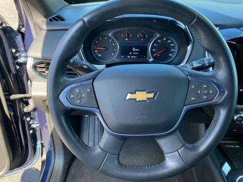 Used 2022 Chevrolet Traverse LT image 10