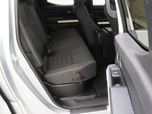 Certified 2024 Toyota Tacoma TRD Off-Road AWD/4WD image 33