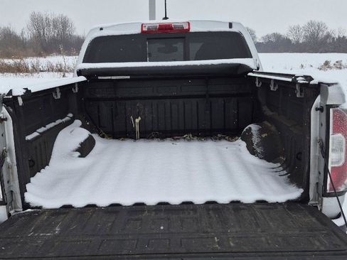 Used 2016 GMC Canyon SLT image 5