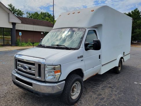Used 2012 Ford E-350 and Econoline 350 Super Duty w/ PWR Locks & Windows Group RWD image 1