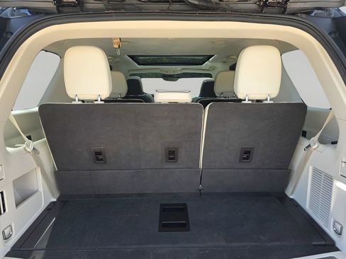 Used 2021 Lincoln Navigator Black Label w/ Cargo Convenience Package image 7