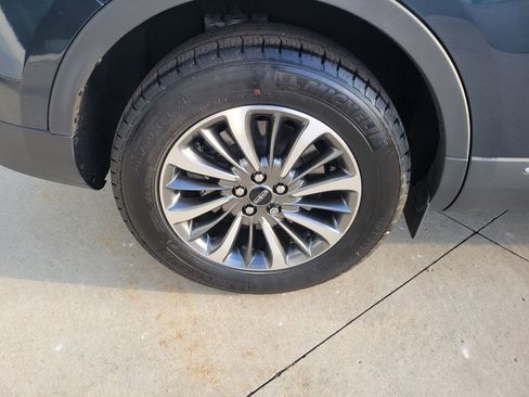 Certified 2022 Lincoln Nautilus AWD w/ Premium Package image 7