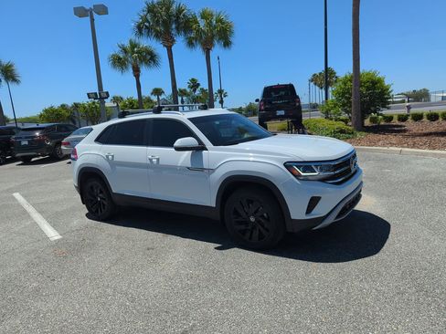 Certified 2023 Volkswagen Atlas Cross Sport SE w/ Panoramic Sunroof Package image 1