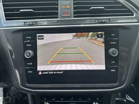 Certified 2022 Volkswagen Tiguan SE image 19