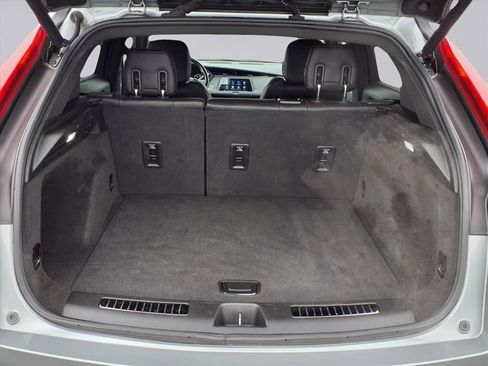 Used 2023 Cadillac XT4 Premium Luxury image 21