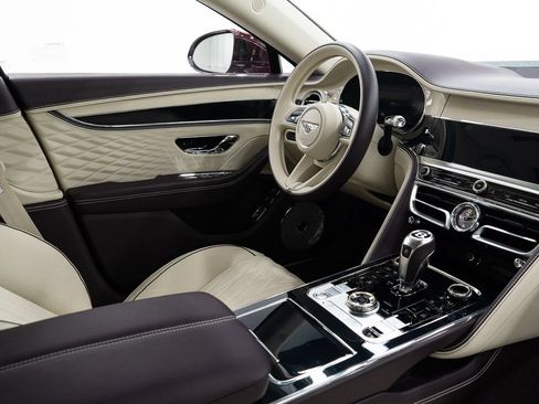 Used 2026 Bentley Flying Spur Plug-In Hybrid AWD/4WD image 29
