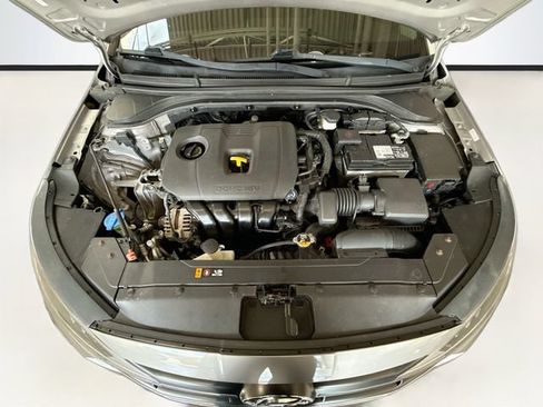 Used 2020 Hyundai Elantra SE w/ Cargo Package (C1) FWD image 24