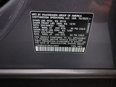 Used 2024 Volkswagen Atlas Cross Sport SE FWD image 15