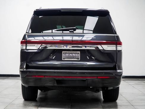 Used 2024 Lincoln Navigator Premiere AWD/4WD image 12
