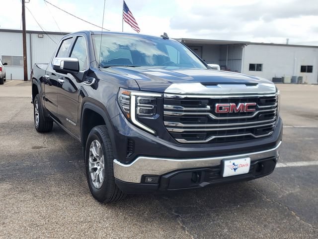 Used 2024 GMC Sierra 1500 SLT AWD/4WD image 2