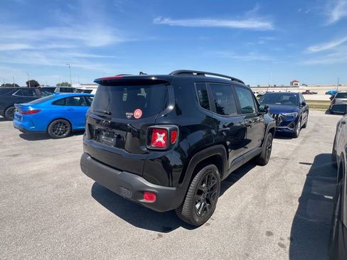 Used 2017 Jeep Renegade Altitude AWD/4WD image 4