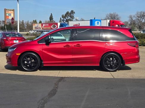 Used 2024 Honda Odyssey Sport image 7