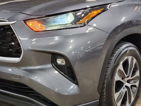 Used 2021 Toyota Highlander XLE FWD image 14