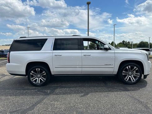 Used 2019 GMC Yukon XL Denali w/ Denali Ultimate Package AWD/4WD image 17