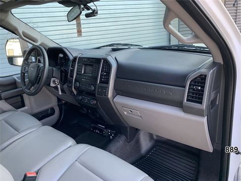 Used 2020 Ford F550 2WD Regular Cab Super Duty image 27