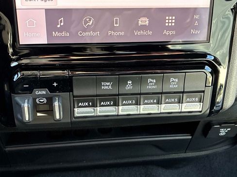 New 2026 RAM 2500 Tradesman AWD/4WD image 12