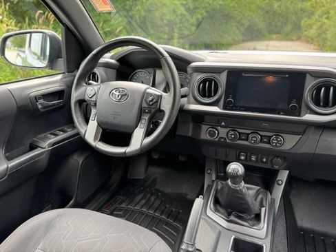 Used 2019 Toyota Tacoma TRD Off-Road AWD/4WD image 28