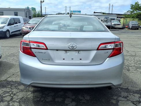 Used 2014 Toyota Camry LE FWD image 5
