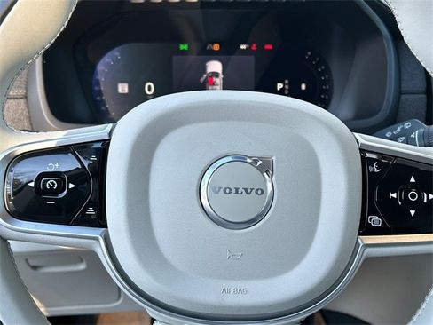 New 2026 Volvo XC90 B6 Ultra w/ Protection Package image 11