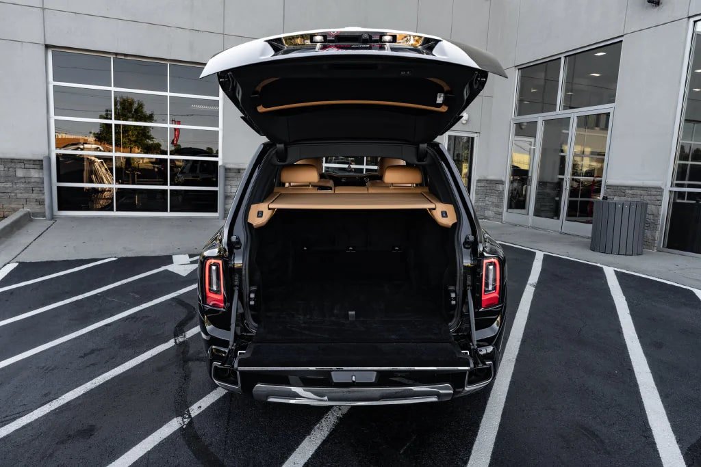 Used 2026 Rolls-Royce Cullinan w/ Cullinan Package AWD/4WD image 72