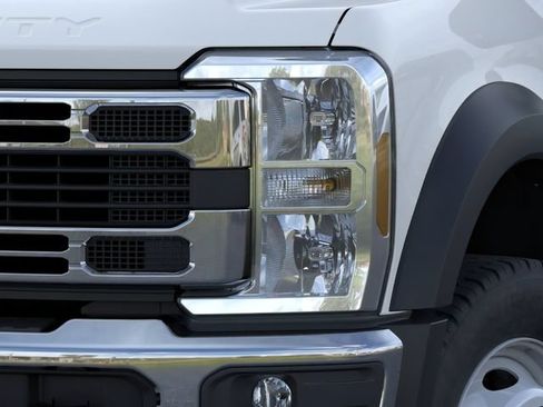 New 2026 Ford F550 4x4 Crew Cab image 18