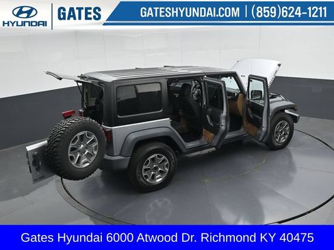 Used 2015 Jeep Wrangler Unlimited Rubicon w/ Max Tow Package AWD/4WD image 43