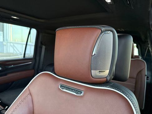 Used 2023 GMC Yukon XL Denali Ultimate AWD/4WD image 18