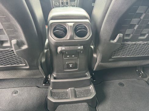 Used 2021 Jeep Wrangler Unlimited Rubicon image 28