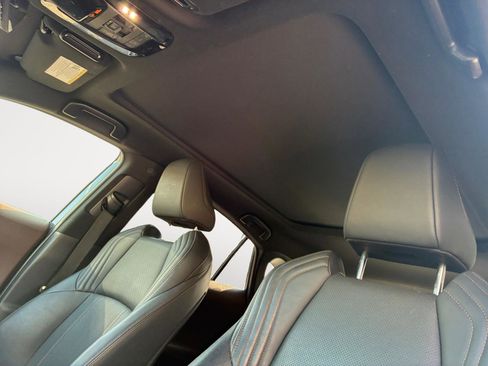 Used 2021 Toyota Venza Limited w/ Advanced Technology Package image 15