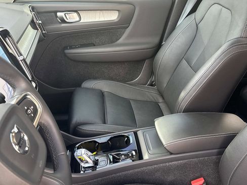 Certified 2024 Volvo XC40 B5 Plus w/ Climate Package image 20