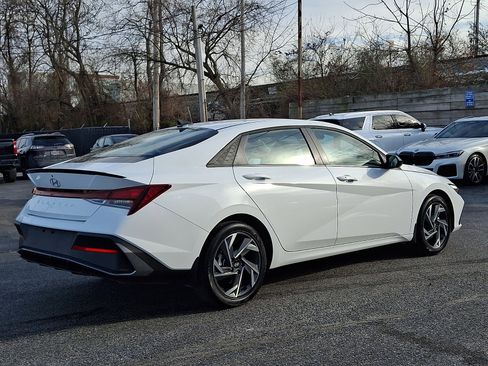Used 2025 Hyundai Elantra Sport image 6