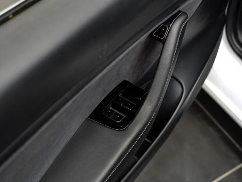 Used 2020 Tesla Model 3 Long Range AWD/4WD image 38