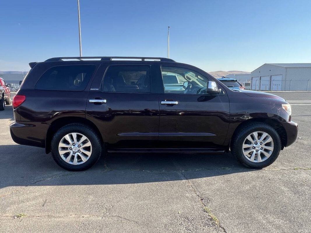 Used 2012 Toyota Sequoia Limited AWD/4WD image 5